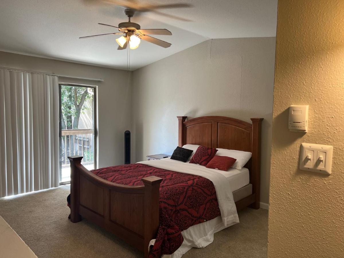 Lovely 1-Bedroom Townhome With Nice Amenities Houston Exterior photo